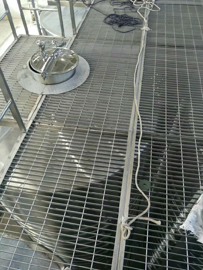 不銹<a href='http://m.yi-ye.cn'>鋼格柵板</a> 不銹鋼<a href='http://m.yi-ye.cn'>格柵板</a>