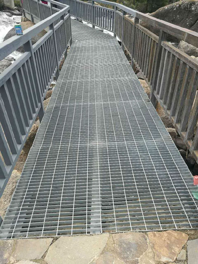 熱浸鋅<a href='http://m.yi-ye.cn'>鋼格柵</a> 熱浸鋅鋼格柵