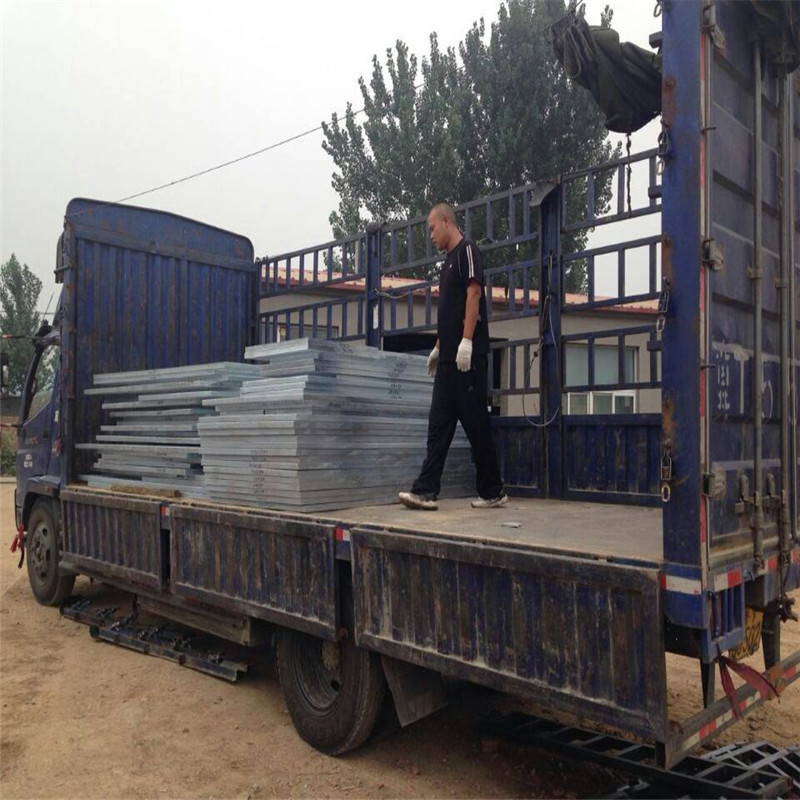 鍍鋅齒形鋼格柵平臺(tái) 鍍鋅齒形鋼格柵平臺(tái)